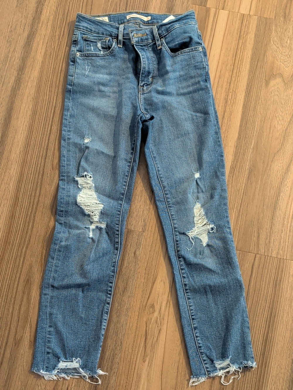 LEVI | High Rise Straight Jeans - Size 26